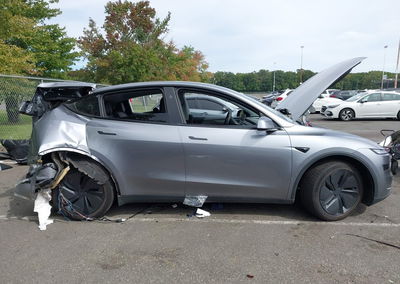 2026 Tesla Model Y, Rear damage, Iaai lot 46204836, photo 12 of 15