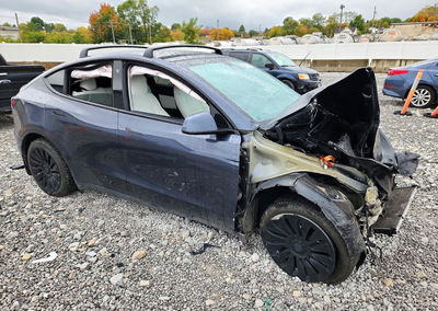 2021 Tesla Model Y, daño Frontal, Copart lote 73173396, foto 4 de 15