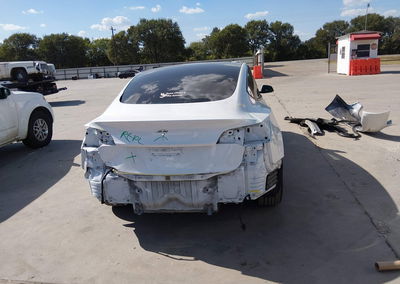 2021 Tesla Model 3 Standard Range Plus Rear-wheel Drive, uszkodzenie: Tył, Iaai lot 45912638, zdjęcie 17 z 19