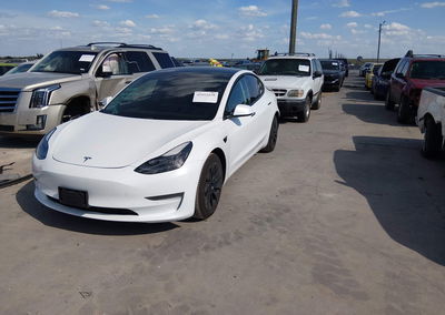 2021 Tesla Model 3 Standard Range Plus Rear-wheel Drive, uszkodzenie: Tył, Iaai lot 45912638, zdjęcie 2 z 19
