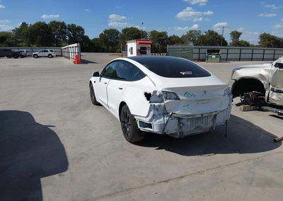 2021 Tesla Model 3 Standard Range Plus Rear-wheel Drive, uszkodzenie: Tył, Iaai lot 45912638, zdjęcie 3 z 19