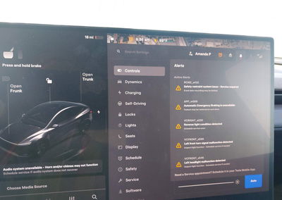 2026 Tesla Model Y All-wheel Drive/long Range Launch Series/premium All-wheel Drive, daño Suspensión, Iaai lote 45905223,