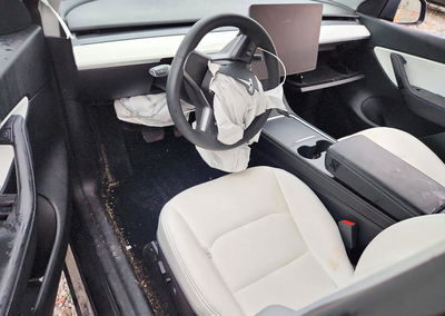 2021 Tesla Model Y, daño Frontal, Copart lote 73173396, foto 8 de 15