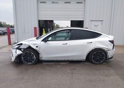 2022 Tesla Model Y Long Range Dual Motor All-wheel Drive, uszkodzenie: Lewy przód, Iaai lot 45999368, zdjęcie 13 z 15