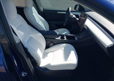 2022 Tesla Model Y Long Range Dual Motor All-wheel Drive, uszkodzenie: Zalanie, Iaai lot 45932944, zdjęcie 5 z 13