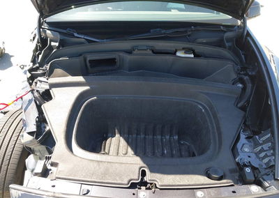 2026 Tesla Model Y, daño Frontal, Iaai lote 46013291, foto 10 de 16