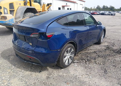 2021 Tesla Model Y Long Range Dual Motor All-wheel Drive, daño Trasero, Iaai lote 46187267, foto 4 de 19