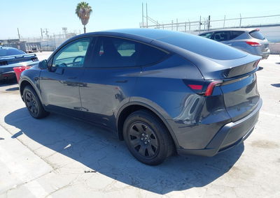 2026 Tesla Model Y, daño Frontal, Iaai lote 46013291, foto 3 de 16