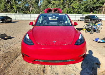 2023 Tesla Model Y, daño Trasero, Copart lote 71690056, foto 5 de 13