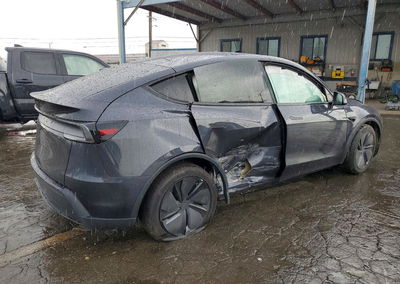 2026 Tesla Model Y, uszkodzenie: Bok, Copart lot 67513346, zdjęcie 3 z 13