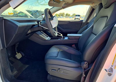 2026 Tesla Model Y, daño Frontal, Copart lote 70558896, foto 7 de 14