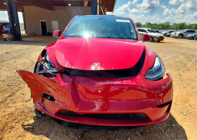 2023 Tesla Model Y, daño Frontal, Copart lote 67270466, foto 5 de 16