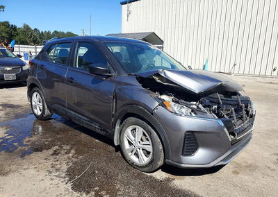 2021 Nissan Kicks S, daño Frontal, Copart lote 73239556, foto 4 de 15