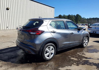 2021 Nissan Kicks S, daño Frontal, Copart lote 73239556, foto 3 de 15