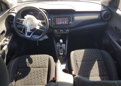 2021 Nissan Kicks S, daño Frontal, Copart lote 73239556, foto 8 de 15