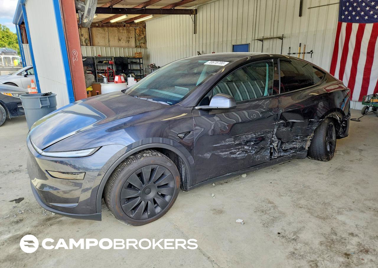 2026 Tesla Model Y, daño Lateral, Copart lote 70678786