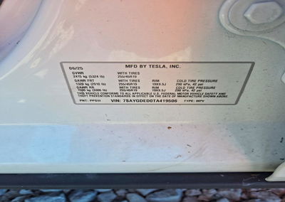 2026 Tesla Model Y, daño Frontal, Copart lote 70558896, foto 12 de 14