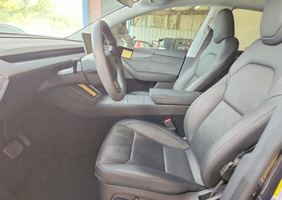 2026 Tesla Model Y, daño Lateral, Copart lote 70678786, foto 7 de 12