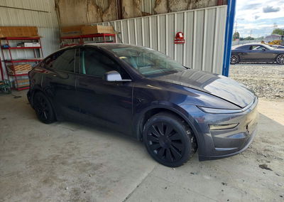 2026 Tesla Model Y, daño Lateral, Copart lote 70678786, foto 4 de 12
