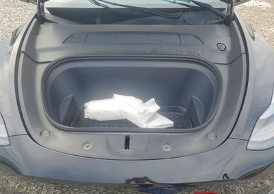 2023 Tesla Model Y, daño Lateral, Copart lote 69156996, foto 11 de 12