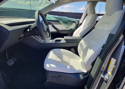 2026 Tesla Model Y, daño Frontal, Copart lote 69283086, foto 7 de 12