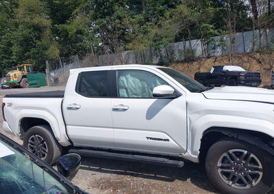 2024 Toyota Tacoma Trd Sport, daño Frontal, Iaai lote 46071296, foto 13 de 16