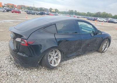 2023 Tesla Model Y, daño Lateral, Copart lote 69156996, foto 3 de 12