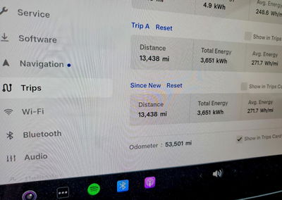 2023 Tesla Model Y, daño Granizo, Copart lote 51338366, foto 9 de 12