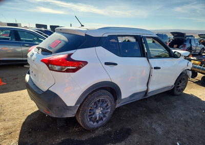 2019 Nissan Kicks S, пошкодження: Передня частина, Copart лот 98287975, фото 3 з 14