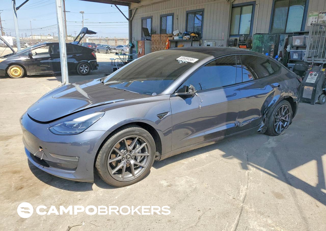 2022 Tesla Model 3, daño Lateral, Copart lote 68689496