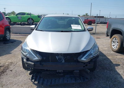 2019 Nissan Sentra S, daño Generalizado, Iaai lote 45862891, foto 13 de 17