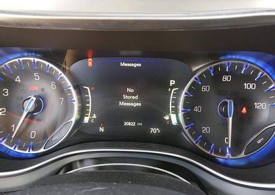 2026 Chrysler Pacifica Limited, daño Lateral derecho, Iaai lote 46426967, foto 7 de 18