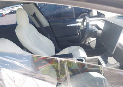 2021 Tesla Model 3 Standard Range Plus Rear-wheel Drive, Right Side damage, Iaai lot 46080255, photo 5 of 15
