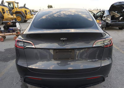 2023 Tesla Model Y Awd/long Range Dual Motor All-wheel Drive, daño Frontal izquierdo, Iaai lote 46063947, foto 17 de 20