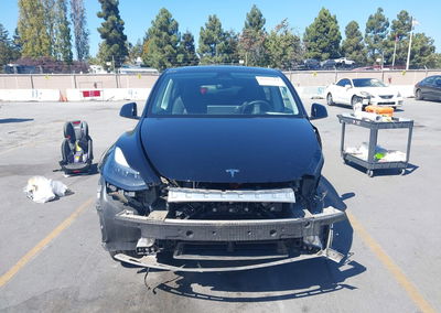 2023 Tesla Model Y Awd/long Range Dual Motor All-wheel Drive, daño Frontal, Iaai lote 46205614, foto 12 de 18