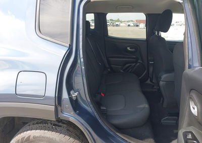 2023 Jeep Renegade Latitude 4x4, daño Lateral derecho, Iaai lote 46205680, foto 8 de 17