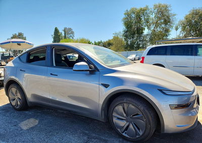 2026 Tesla Model Y, Side damage, Copart lot 70905516, photo 4 of 12