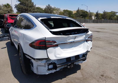 2019 Tesla Model X 100d/75d/long Range, daño Trasero, Iaai lote 45841570, foto 6 de 21