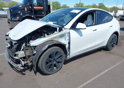 2023 Tesla Model Y Awd/long Range Dual Motor All-wheel Drive, uszkodzenie: Przód, Iaai lot 46430259, zdjęcie 2 z 12