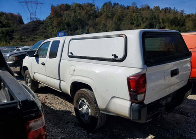 2022 Toyota Tacoma Sr, daño Abolladuras/rayones menores, Copart lote 73637576, foto 2 de 12