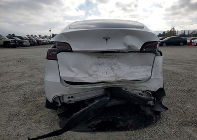 2024 Tesla Model Y, uszkodzenie: Tył, Copart lot 68897436, zdjęcie 6 z 16