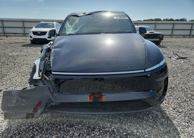 2026 Tesla Model Y, daño Frontal, Copart lote 66390446, foto 5 de 14