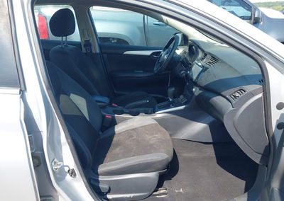 2019 Nissan Sentra S, daño Generalizado, Iaai lote 45862891, foto 5 de 17