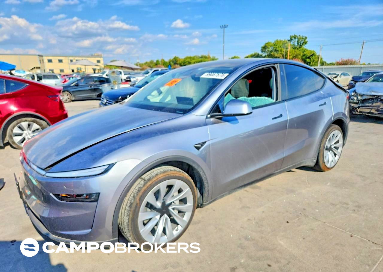 2026 Tesla Model Y, daño Lateral, Copart lote 69067876