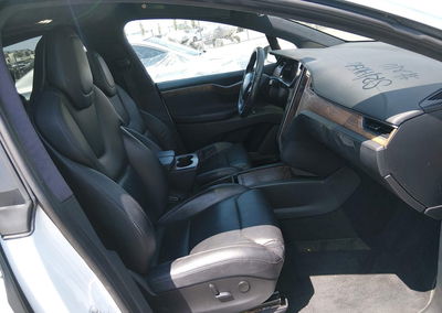 2019 Tesla Model X 100d/75d/long Range, daño Trasero, Iaai lote 45841570, foto 5 de 21