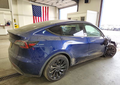 2023 Tesla Model Y, daño Frontal, Copart lote 73702546, foto 3 de 14