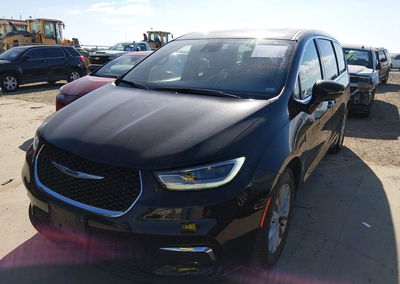 2026 Chrysler Pacifica Limited, daño Lateral derecho, Iaai lote 46426967, foto 2 de 18