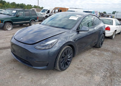 2022 Tesla Model Y Performance Dual Motor All-wheel Drive, daño Electrical, Iaai lote 46231414, foto 2 de 18