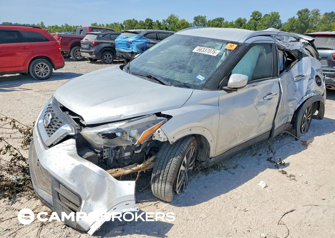 2020 Nissan Kicks Sv, daño Volcadura, Copart lote 66337076