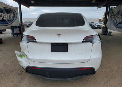 2023 Tesla Model Y, daño Trasero, Copart lote 73376096, foto 6 de 15